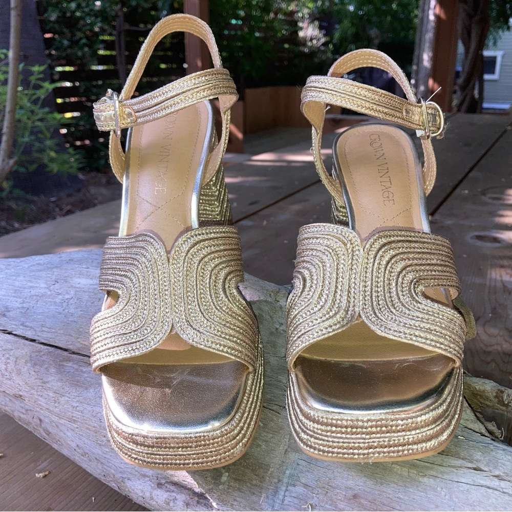 Crown Vintage Gold Women's Sandals